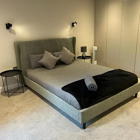 - Cozy Intimate Apartman *