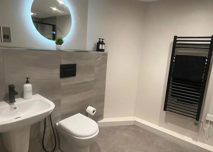 - Cozy Intimate * Лідс